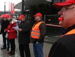 Thomas Brähler, Vertrauenskörperleiter bei Vodafone, begrüßt die Demo Thomas Brähler, Vertrauenskörperleiter bei Vodafone, begrüßt die Demo